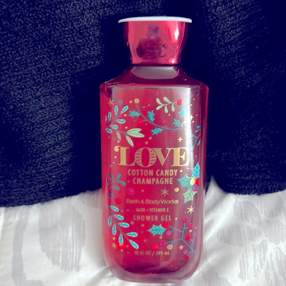 LOVE cotton candy and champagne shower gel
